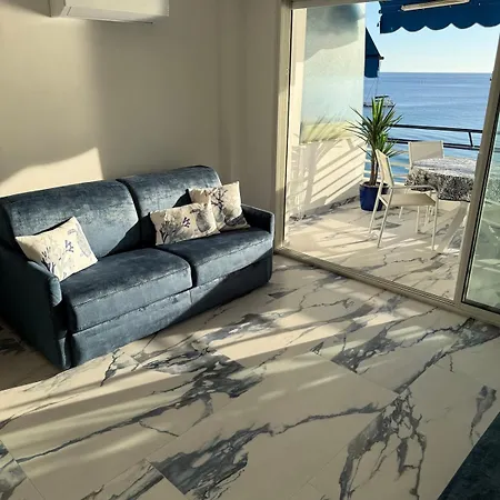 Luxury & Sea View, T2 Waterfront, Wifi, Air Conditioning * Antibes